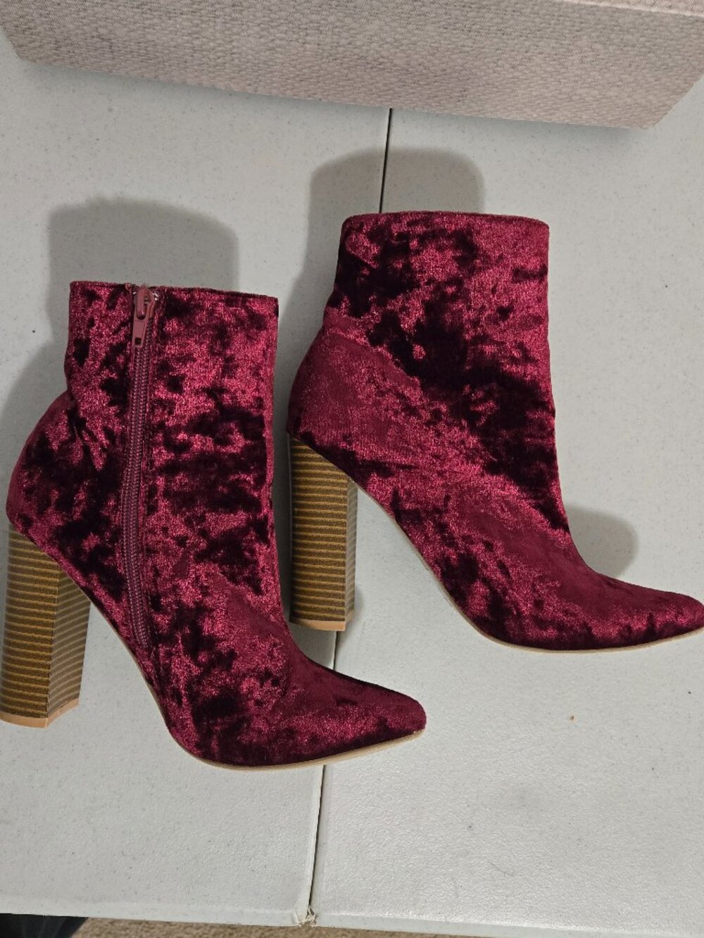 Wild Diva Women’s Crushed Burgundy Velvet Boot Size 6.5 Y2K Vampy Glam Rock